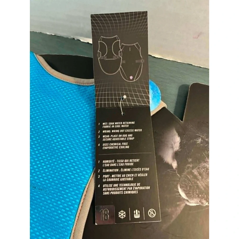 Canada Pooch Chill Seeker Cooling Vest Dog Size 18 Blue NWT Evaporative Mesh